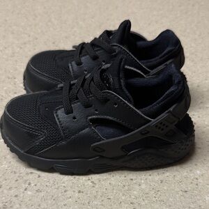 Nike Kids Black Sneakers
